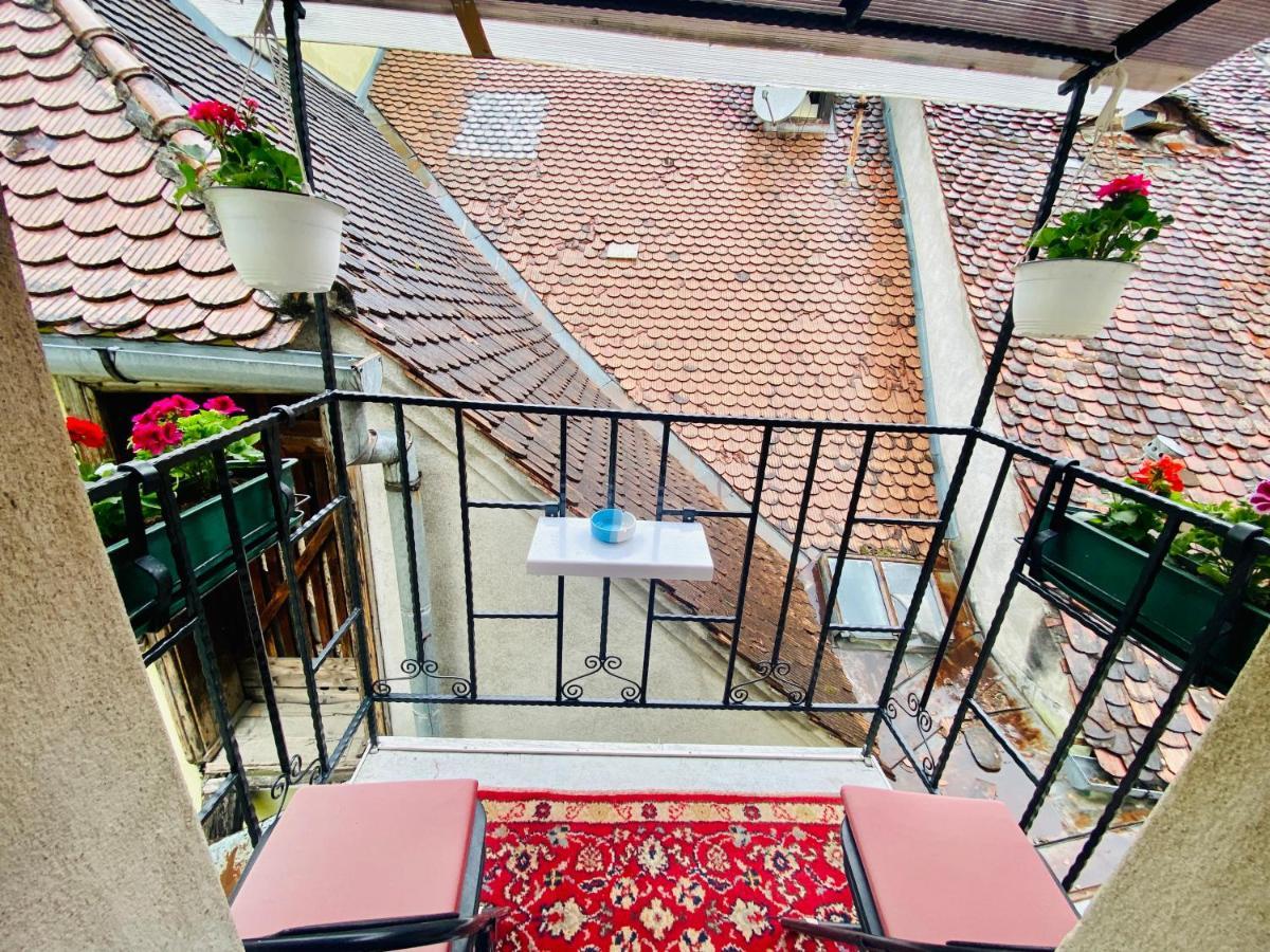 Central House Sighisoara Bagian luar foto